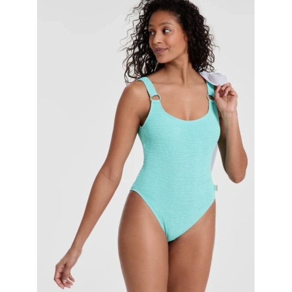 Vince Camuto Scoop Neck Crinkle Textured One-Piece Swimsuit in Oasis Blue Size 6